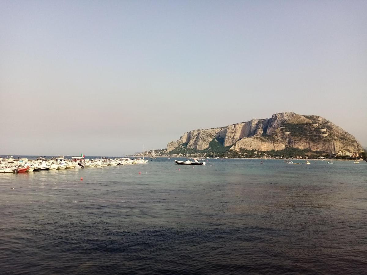 Casa Rosamarina Lejlighed Mondello Eksteriør billede